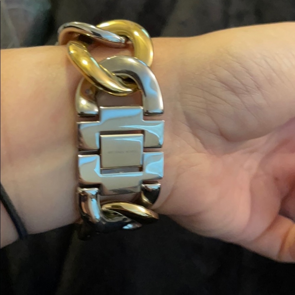 Michael Kors Twist Chain Watch - Picture 4 of 5